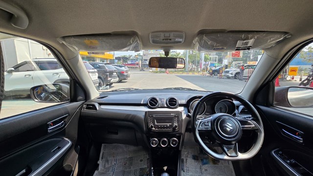 Maruti Suzuki Swift AMT ZXI Second-hand 2019 Maruti Suzuki Swift AMT ZXI for sale in Chennai-8