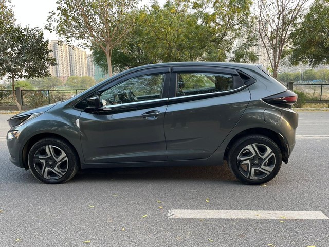 Tata Altroz XT Second-hand 2024 Tata Altroz XT for sale in Noida-3