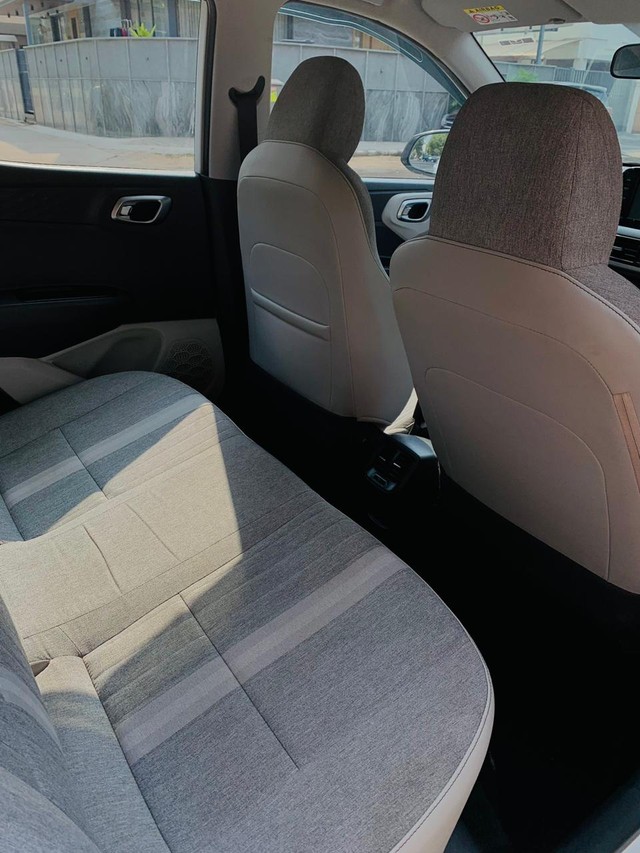 Second-hand 2019 Hyundai Grand i10 Nios AMT Sportz for sale in Ahmedabad-5