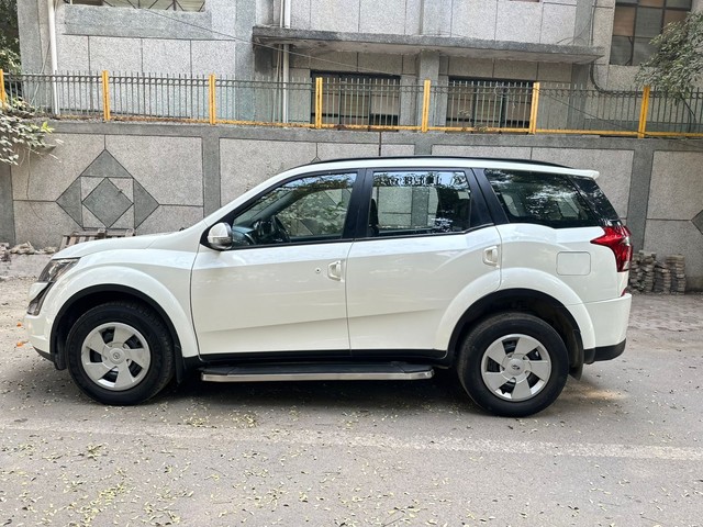 Second-hand 2019 Mahindra XUV500 W7 AT BSIV for sale in New Delhi-4