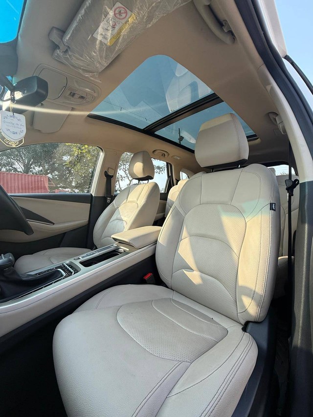 Second-hand 2024 MG Hector BlackStorm CVT 2024-2025 for sale in New Delhi-13