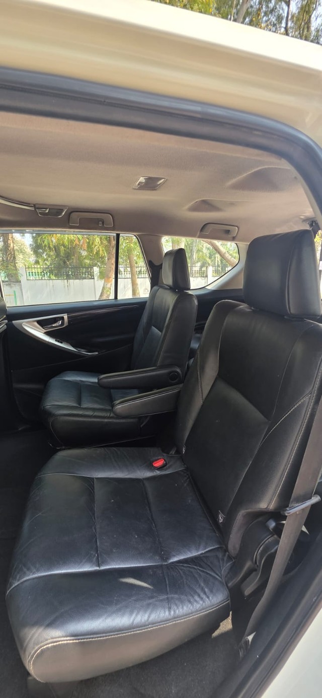 Second-hand 2017 Toyota Innova Crysta 2.4 ZX MT BSIV for sale in Allahabad-3