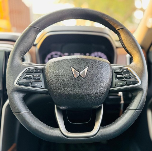 Second-hand 2024 Mahindra Scorpio N Z8 Select Diesel AT for sale in New Delhi-5