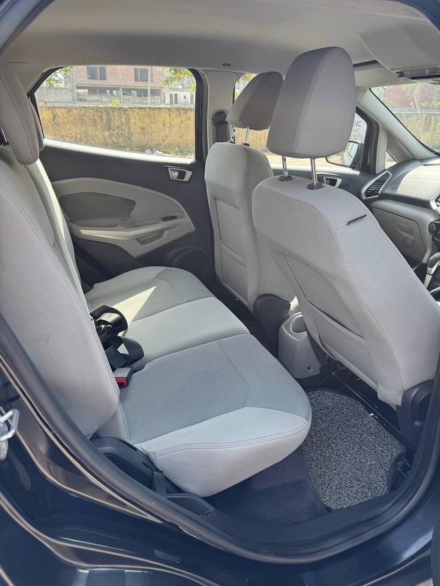 Second-hand 2017 Ford Ecosport 1.5 Petrol Titanium BSIV for sale in New Delhi-8