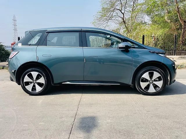 Second-hand 2024 MG Windsor EV Essence for sale in Mumbai-1