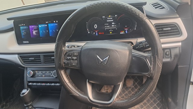 Second-hand 2023 Mahindra XUV700 AX5 BSVI for sale in Jabalpur-13