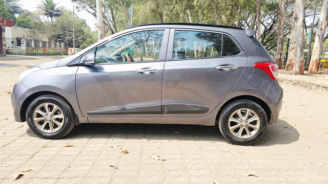Hyundai i10 Asta Second-hand 2013 Hyundai i10 Asta for sale in Nashik-3