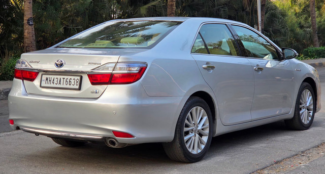 Second-hand 2015 Toyota Camry Hybrid for sale in Mumbai-7