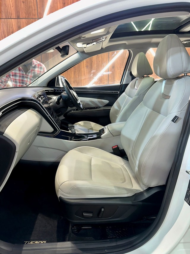 Second-hand 2023 Hyundai Tucson Signature Diesel 4WD AT for sale in Madurai-13