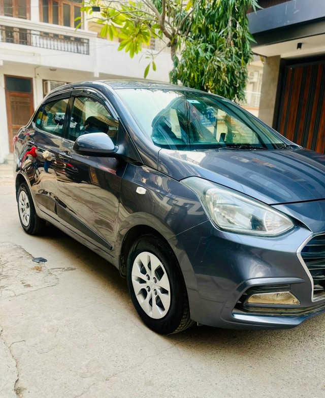 Second-hand 2017 Hyundai Xcent 1.2 VTVT E Plus for sale in New Delhi-6