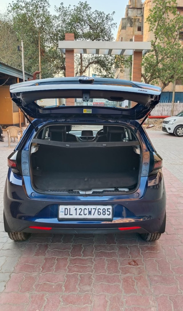 Tata Altroz XZ CNG Second-hand 2023 Tata Altroz XZ CNG for sale in New Delhi-9