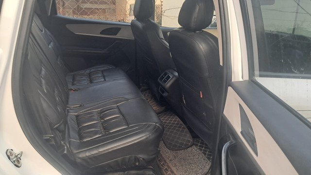 Second-hand 2023 Mahindra XUV700 AX5 BSVI for sale in Jabalpur-10