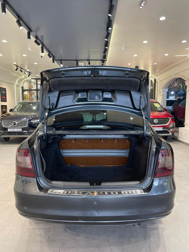 Second-hand 2016 Skoda Rapid 1.6 MPI Style BSIV for sale in Hyderabad-16