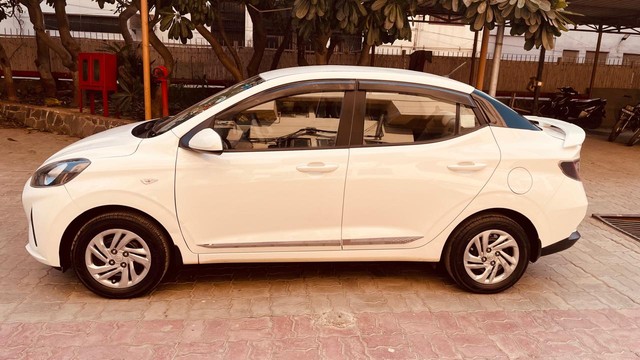 Second-hand 2021 Hyundai Aura S CNG for sale in New Delhi-3