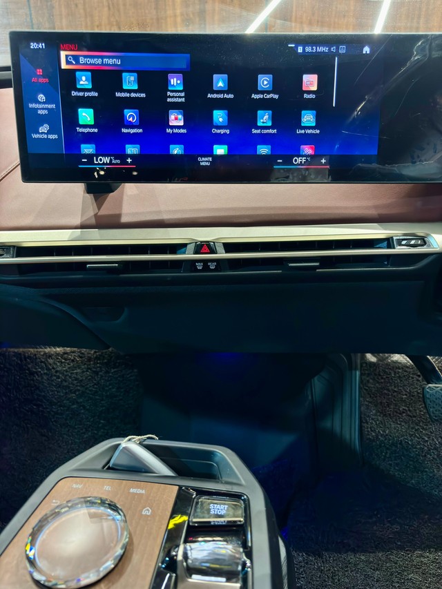 Second-hand 2022 BMW iX xDrive40 for sale in Madurai-12