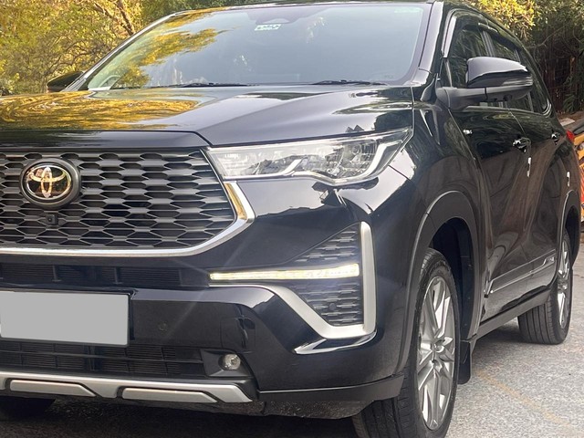 Second-hand 2025 Toyota Innova Hycross ZX(O) Hybrid for sale in New Delhi-3