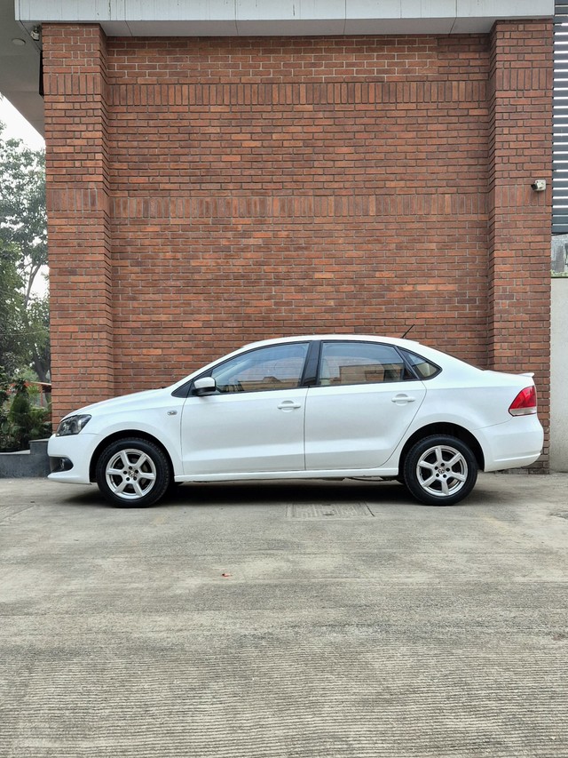 Volkswagen Vento 1.5 TDI Highline Second-hand 2014 Volkswagen Vento 1.5 TDI Highline for sale in Nashik-4