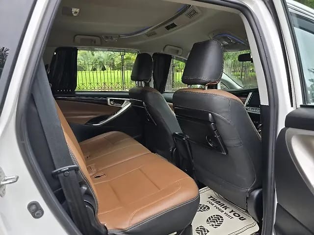 Second-hand 2022 Toyota Innova Crysta 2.7 VX 7 STR for sale in Mumbai-10