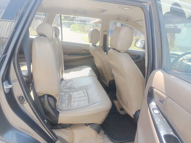 Second-hand 2015 Toyota Innova 2.5 G (Diesel) 8 Seater BS IV for sale in Hyderabad-10