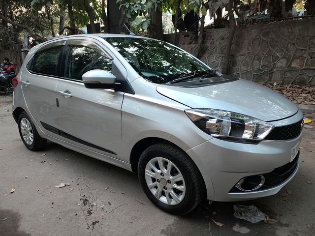 Second-hand 2017 Tata Tiago 1.2 Revotron XZ for sale in New Delhi-7