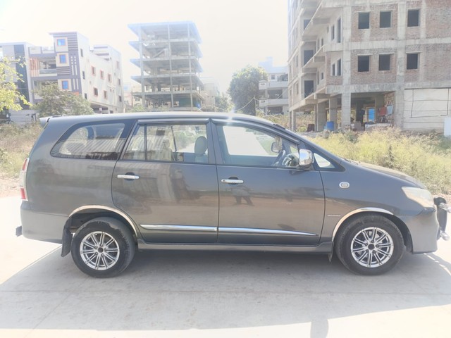 Second-hand 2015 Toyota Innova 2.5 G (Diesel) 8 Seater BS IV for sale in Hyderabad-1
