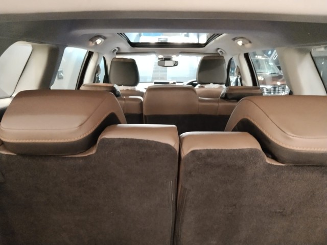 Second-hand 2023 Jeep Meridian Limited Plus AT for sale in New Delhi-10