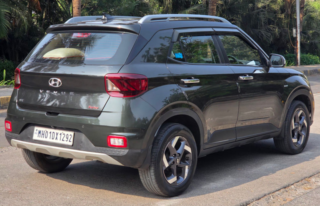 Second-hand 2021 Hyundai Venue SX Plus Turbo DCT for sale in Mumbai-8
