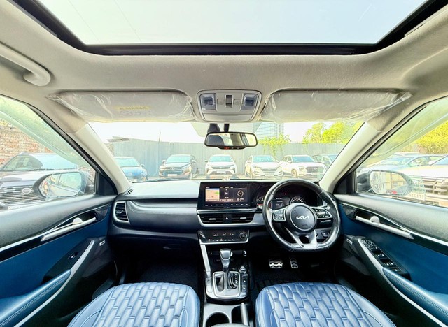 Second-hand 2022 Kia Seltos X-Line Diesel AT for sale in Surat-12