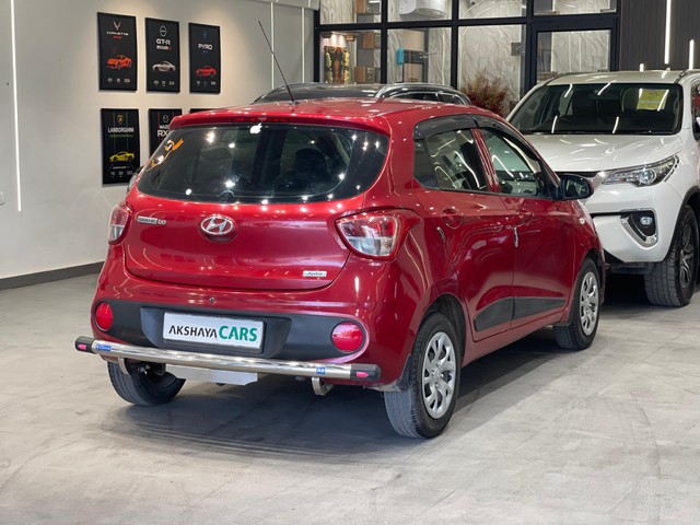 Second-hand 2017 Hyundai Grand i10 Magna AT for sale in Hyderabad-5