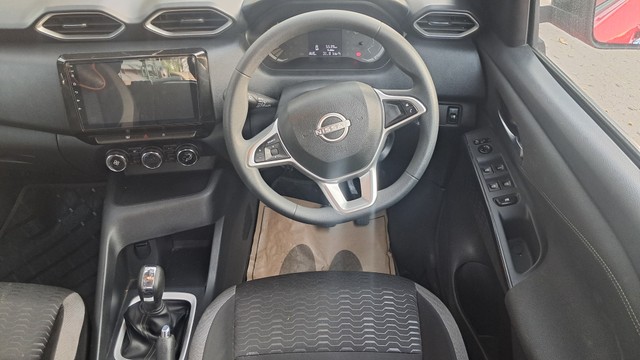Second-hand 2025 Nissan Magnite Acenta AMT for sale in Jabalpur-14