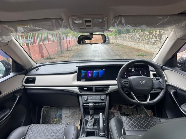 Second-hand 2023 Mahindra XUV700 AX5 7 Str Diesel AT for sale in Jaipur-7