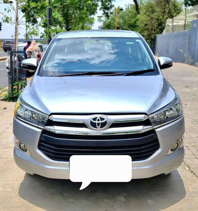 Toyota Innova Crysta 2.4 G MT BSIV Second-hand 2017 Toyota Innova Crysta 2.4 G MT BSIV for sale in Ahmedabad