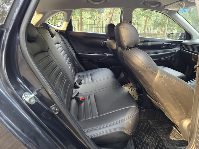 Second-hand 2021 Hyundai i20 Sportz IVT BSVI for sale in New Delhi-14