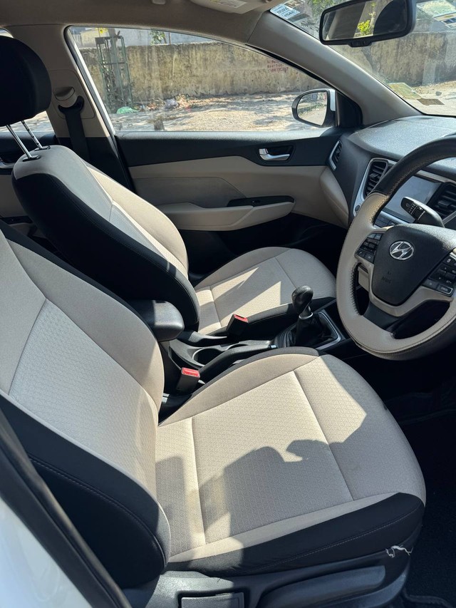 Second-hand 2019 Hyundai Verna VTVT 1.6 SX for sale in New Delhi-17