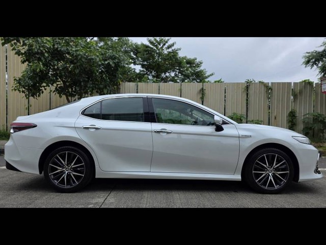 Second-hand 2022 Toyota Camry Hybrid 2.5 for sale in Mumbai-1