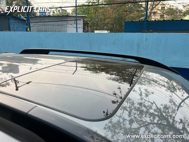Second-hand 2024 Hyundai Venue S Opt Turbo DCT for sale in Kolkata-7