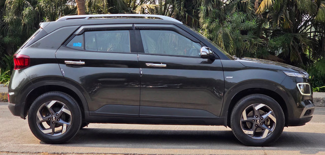 Second-hand 2021 Hyundai Venue SX Plus Turbo DCT for sale in Mumbai-1