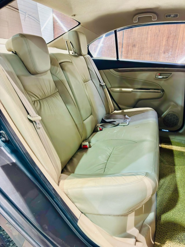 Second-hand 2023 Maruti Ciaz Alpha for sale in Madurai-15