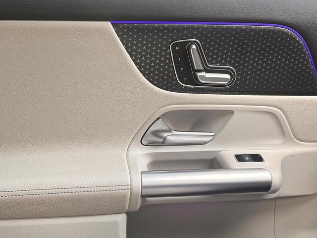 Second-hand 2024 Mercedes-Benz GLA 200 for sale in New Delhi-16