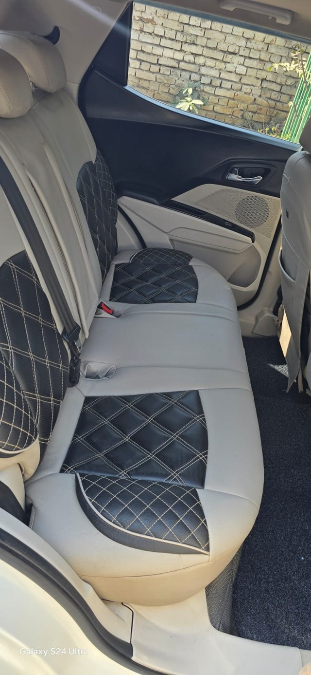 Second-hand 2020 Mahindra XUV300 W8 Option Diesel BSVI for sale in Allahabad-10