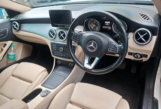 Second-hand 2016 Mercedes-Benz GLA Class 200 for sale in New Delhi-11