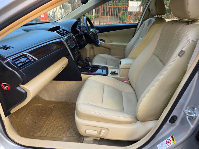 Second-hand 2015 Toyota Camry Hybrid for sale in Mumbai-6