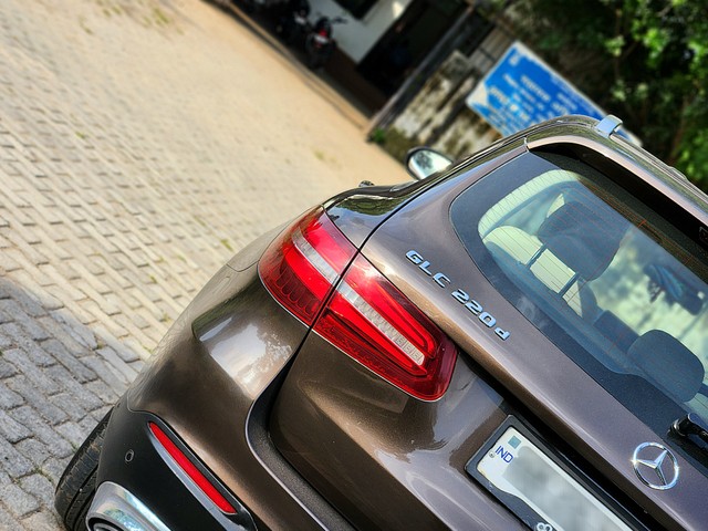 Second-hand 2016 Mercedes-Benz GLC 220d 4MATIC Sport for sale in New Delhi-6