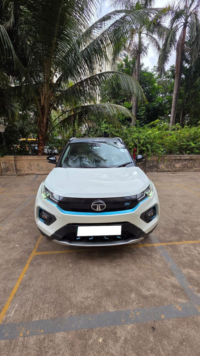 Tata Nexon EV एक्सजेड प्लस लक्स Second-hand 2022 Tata Nexon EV एक्सजेड प्लस लक्स for sale in Mumbai