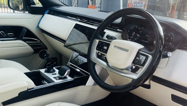 Second-hand 2025 Land Rover Range Rover 3.0 I LWB Autobiography for sale in New Delhi-11