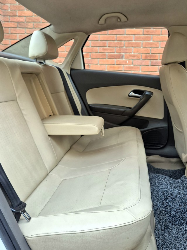 Volkswagen Vento 1.5 TDI Highline Second-hand 2014 Volkswagen Vento 1.5 TDI Highline for sale in Nashik-6