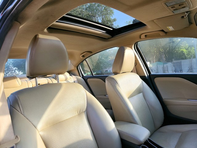 Second-hand 2015 Honda City i VTEC CVT VX for sale in New Delhi-16