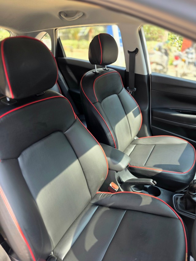 Second-hand 2023 Hyundai i20 Magna for sale in New Delhi-16