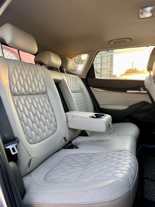 Second-hand 2019 Kia Seltos HTX Plus AT D for sale in Surat-8