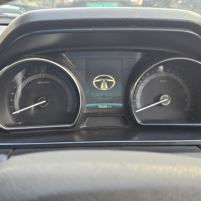 Second-hand 2017 Tata Hexa XT for sale in Navi Mumbai-8